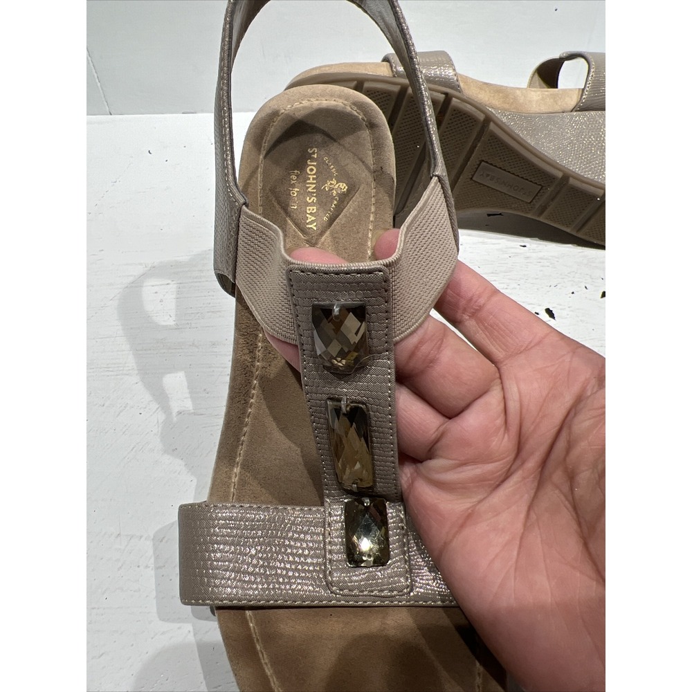 St. Johns Bay gold beige 3" Wedge Sandals Size 8.5 flex form - Picture 10 of 10